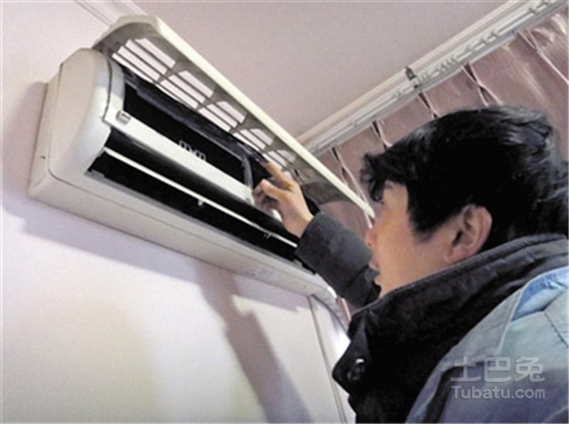 空调清洗一次多少钱?我们来看看具体标准。